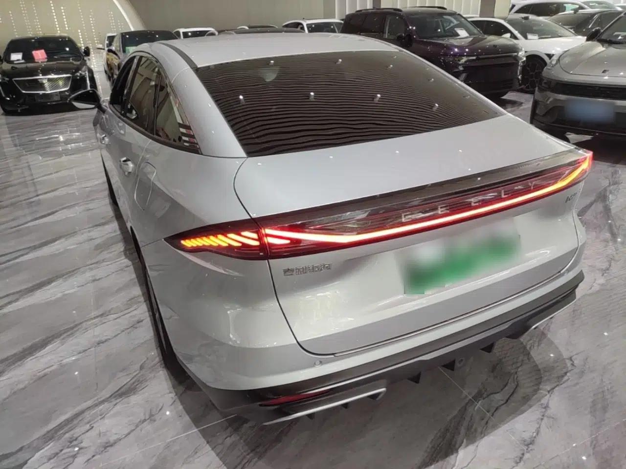 Geely Galaxy L6 2025 EM-i 60km Launch Edition — миниатюра 4