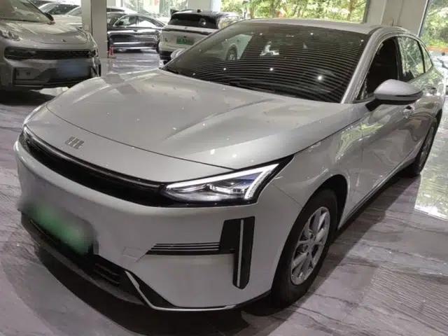 Geely Galaxy L6 2025 EM-i 60km Launch Edition