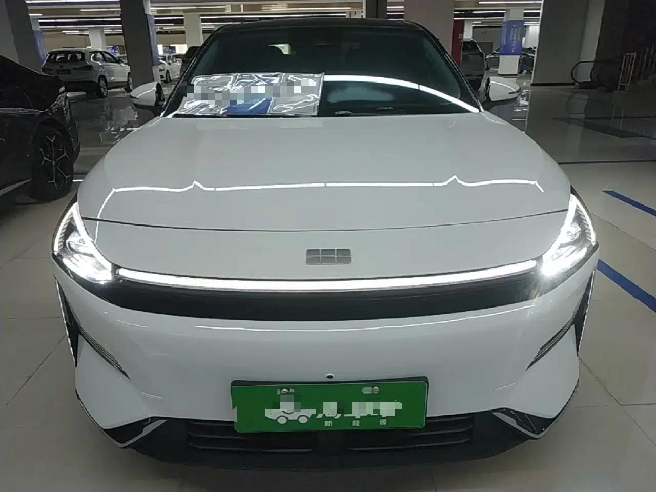 Geely Galaxy L6 2025 EM-i 140km Explorer+ Edition — миниатюра 2
