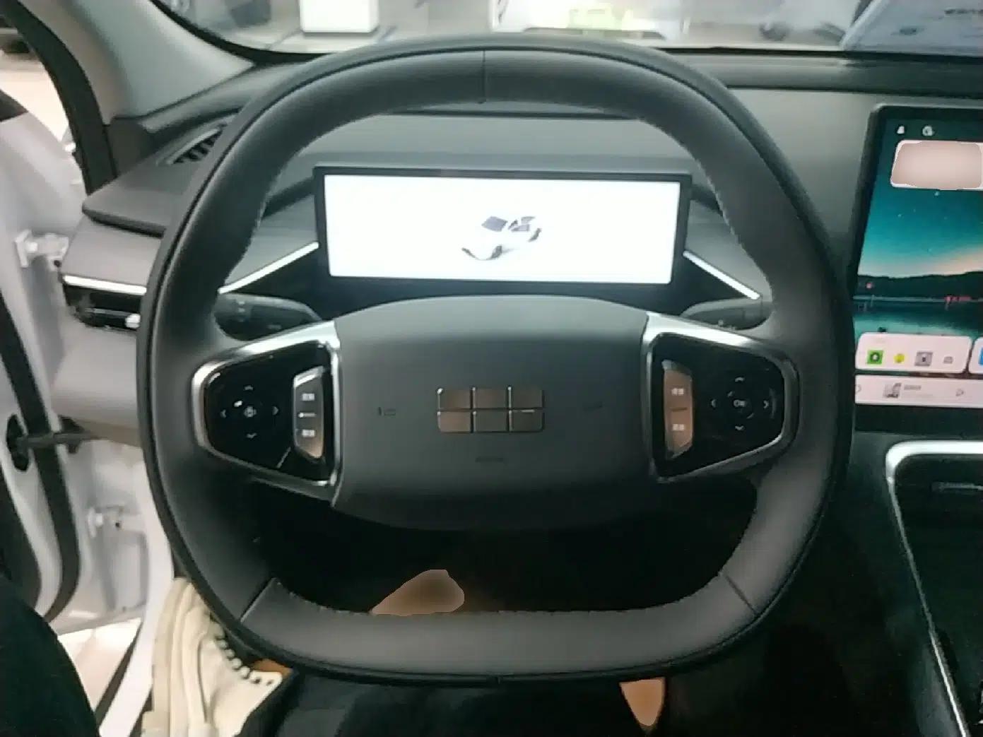 Geely Galaxy L6 2025 EM-i 140km Explorer+ Edition — миниатюра 13