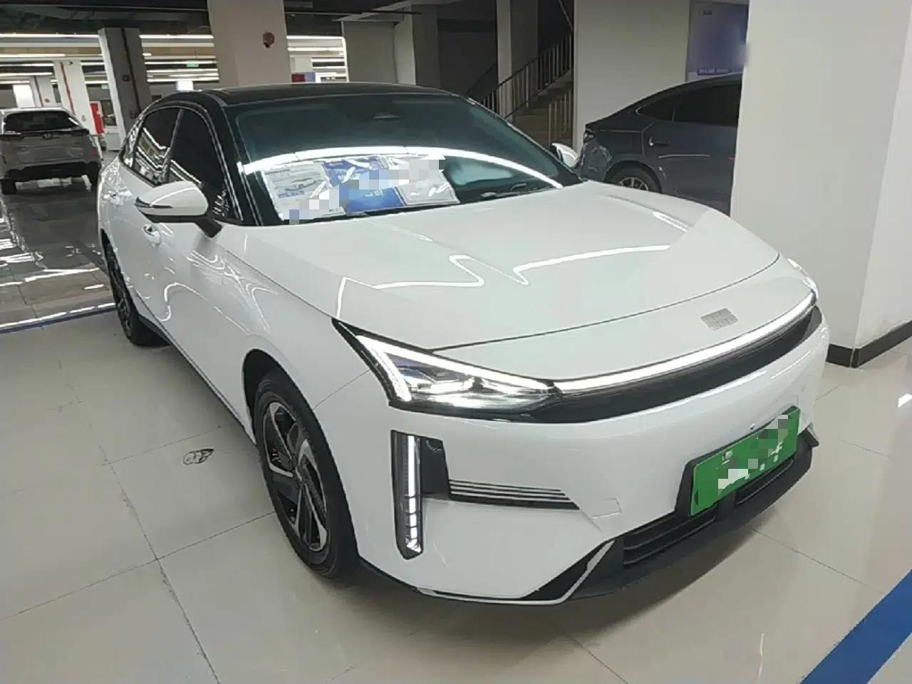 Geely Galaxy L6 2025 EM-i 140km Explorer+ Edition — миниатюра 3