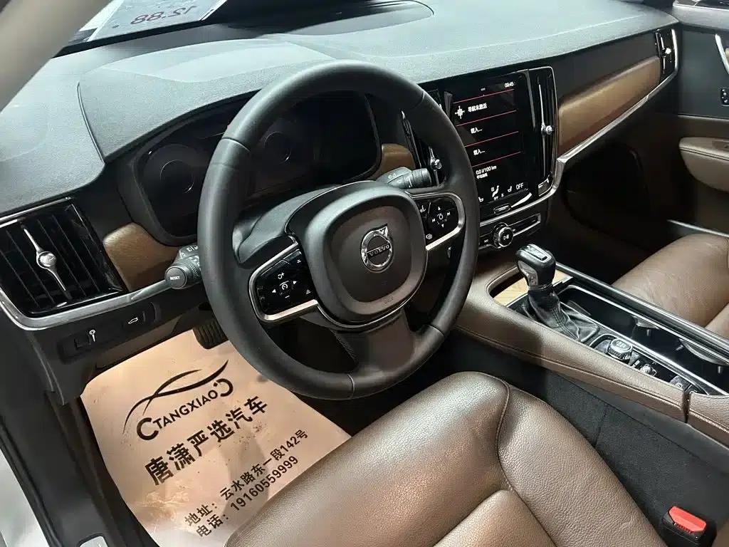 2020 Volvo S90 T5 Inscription Luxury Edition — миниатюра 4