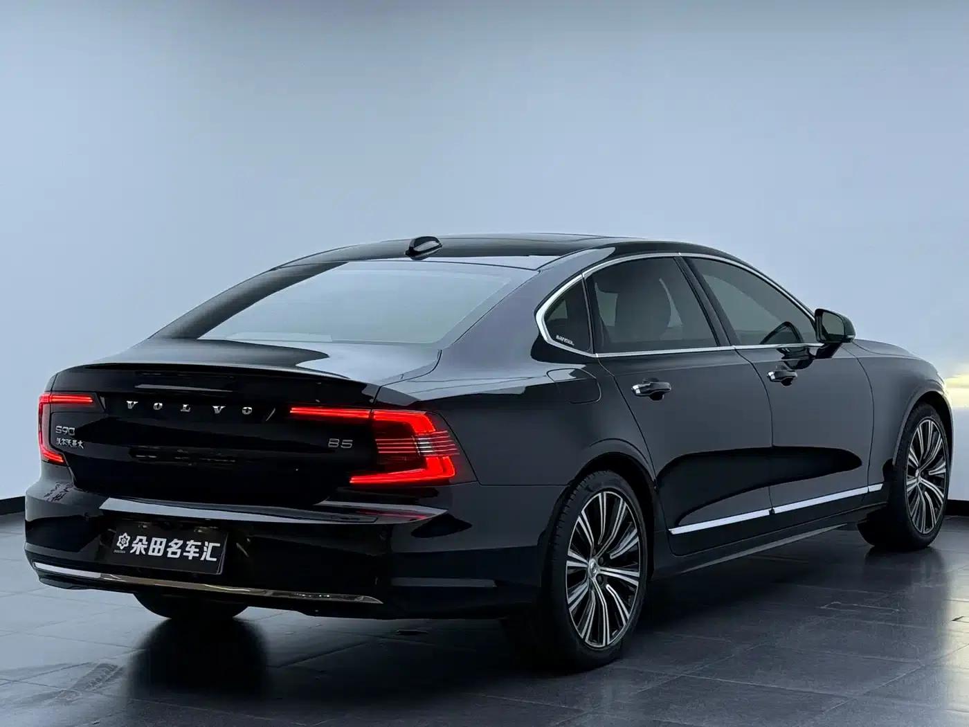 2022 Volvo S90 B5 Smart Luxury Edition — миниатюра 4