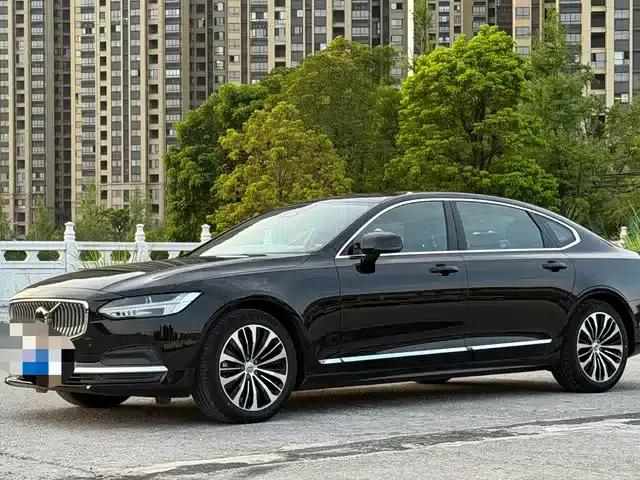 2024 Volvo S90 B5 Smart Luxury Edition