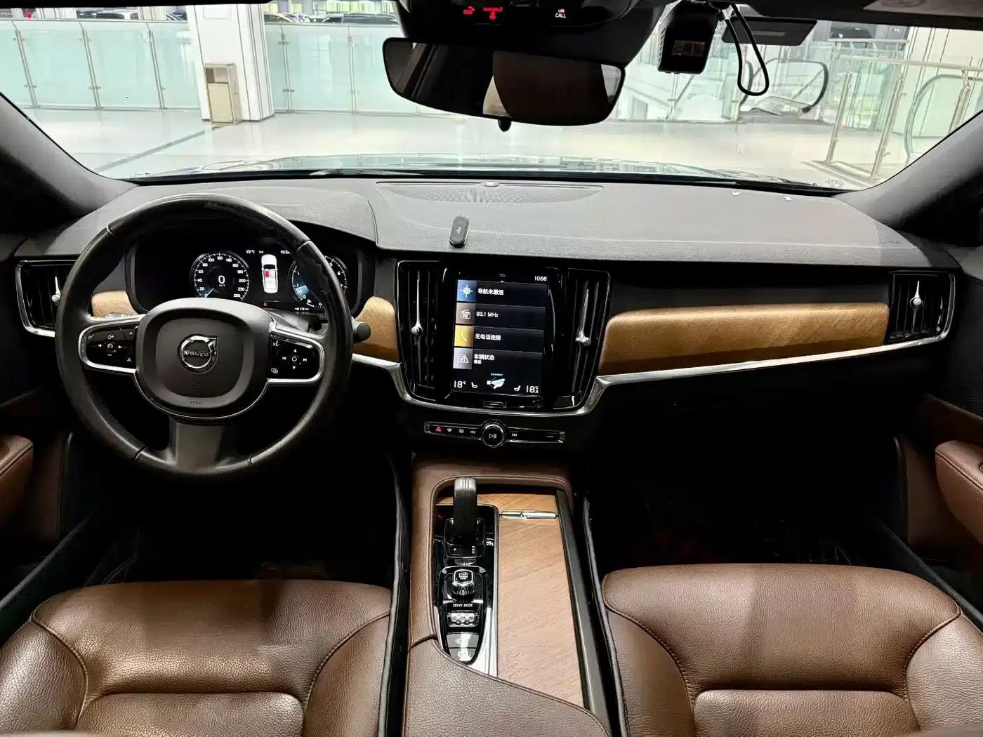 2021 Volvo S90 B5 Smart Luxury Edition — миниатюра 4