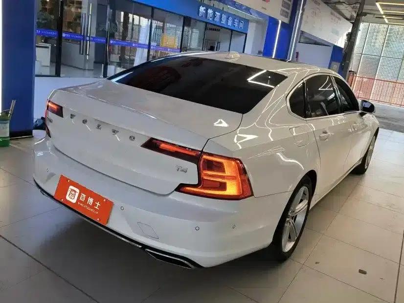 2018 Volvo S90 T4 Smart Edition — миниатюра 4