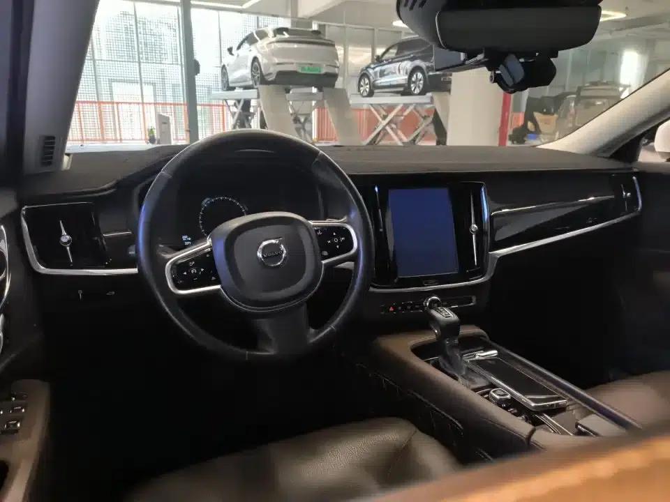 2018 Volvo S90 T4 Smart Edition — миниатюра 5