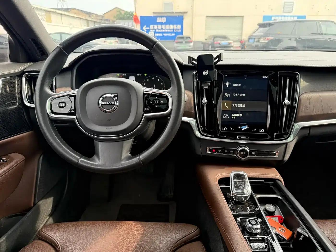2021 Volvo S90 B5 Inscription Luxury Edition — миниатюра 6