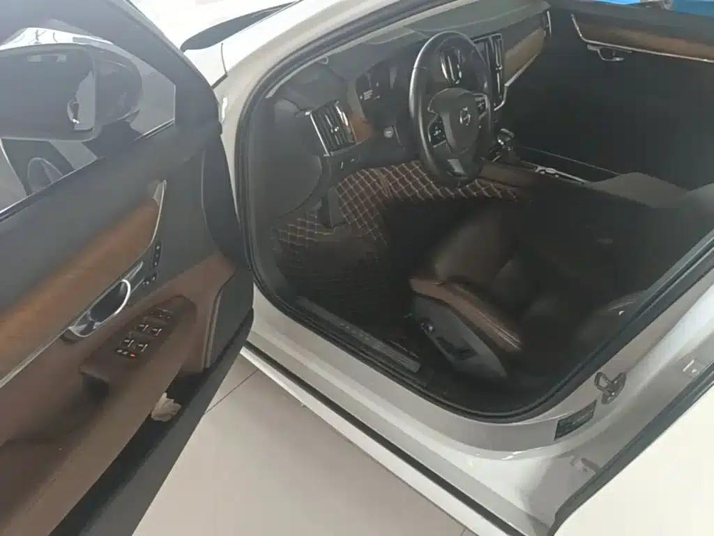 2019 Volvo S90 T5 Smart Edition — миниатюра 16