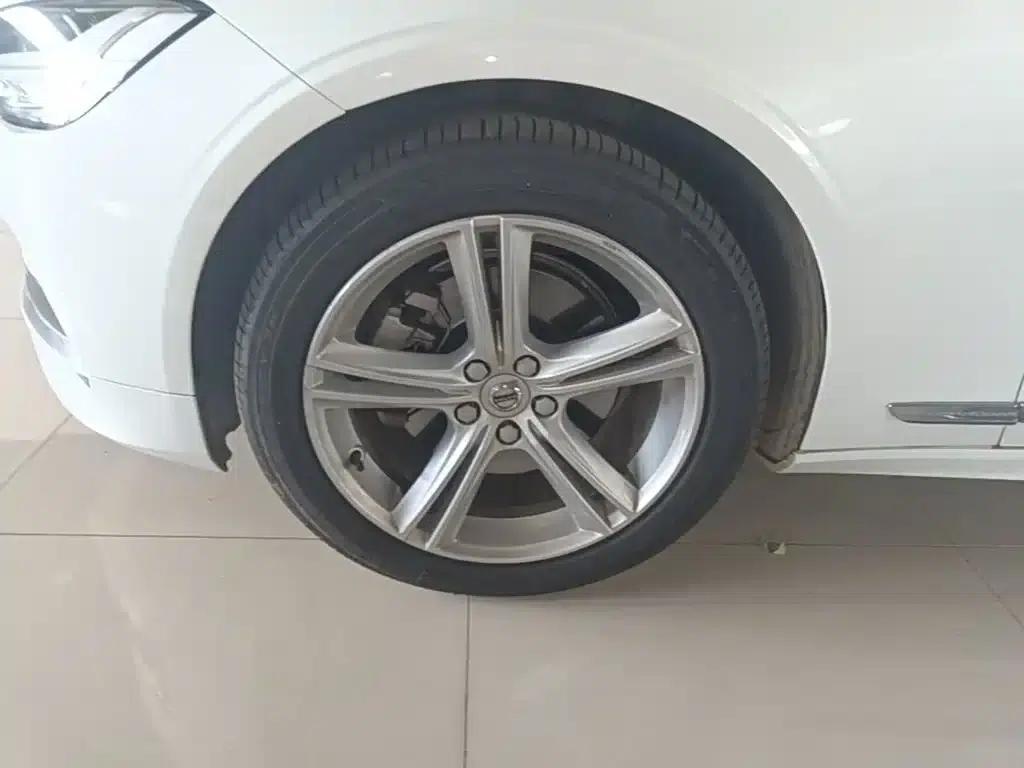 2019 Volvo S90 T5 Smart Edition — миниатюра 23