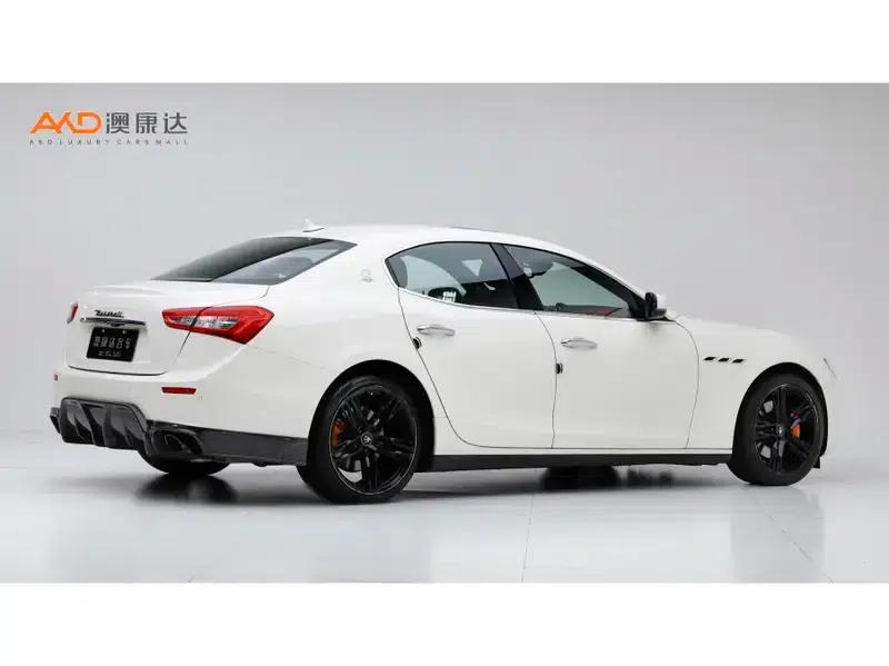 2017 Ghibli 3.0T Standard Edition — миниатюра 4