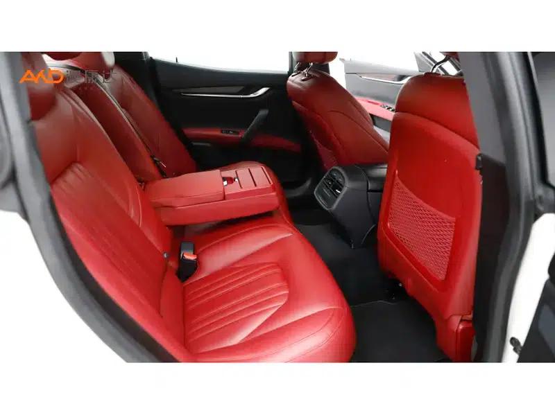 2017 Ghibli 3.0T Standard Edition — миниатюра 5