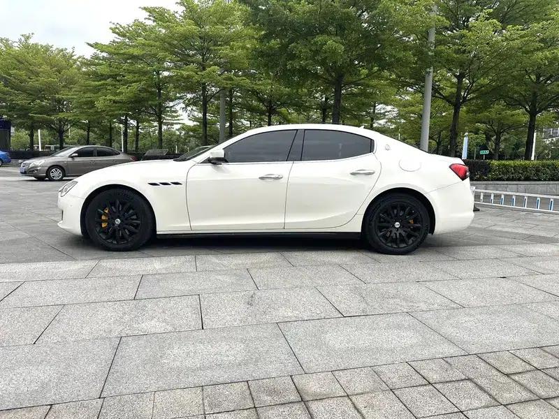 2021 Ghibli 2.0T Edge Edition — миниатюра 3