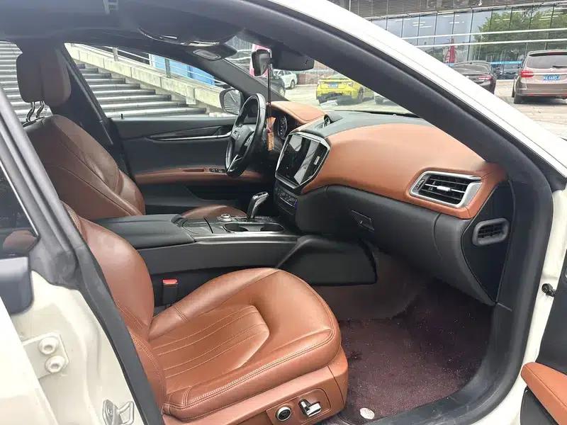 2021 Ghibli 2.0T Edge Edition — миниатюра 9