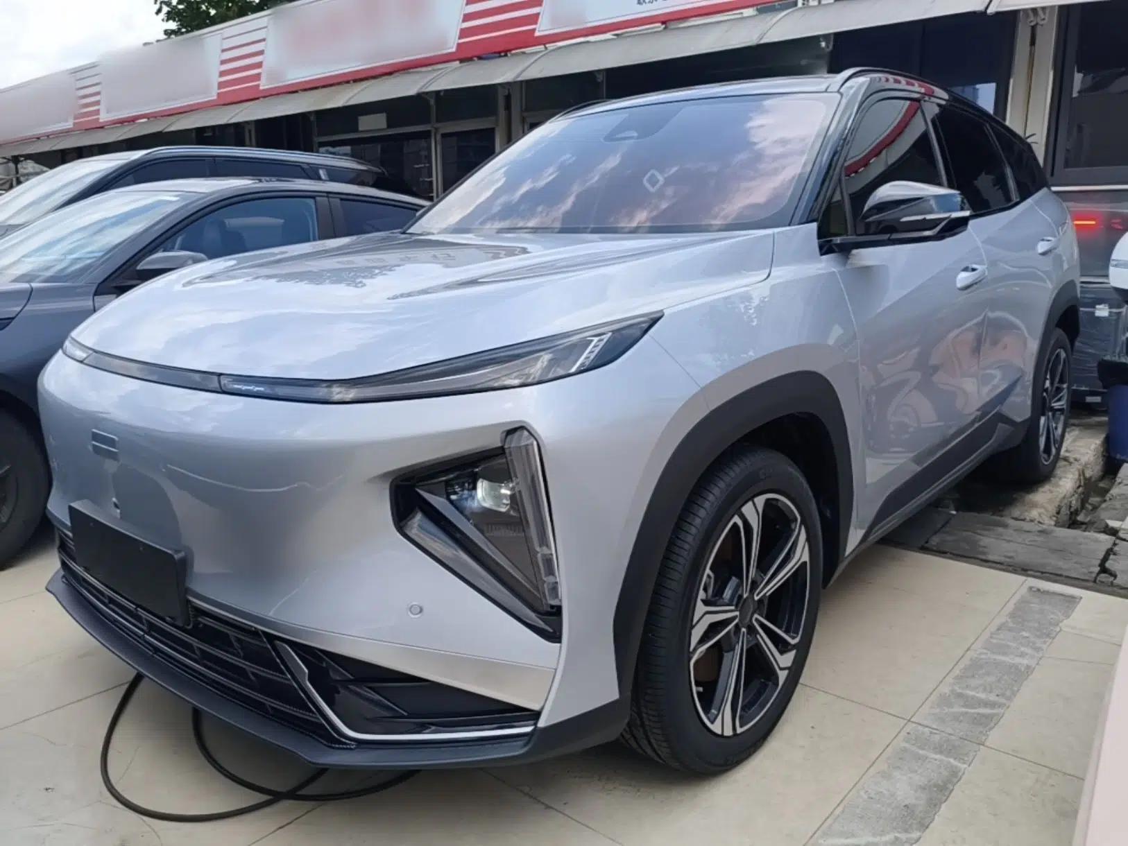 Geely Galaxy L7 2025 EM-i 115km Exploration+ Edition — миниатюра 1