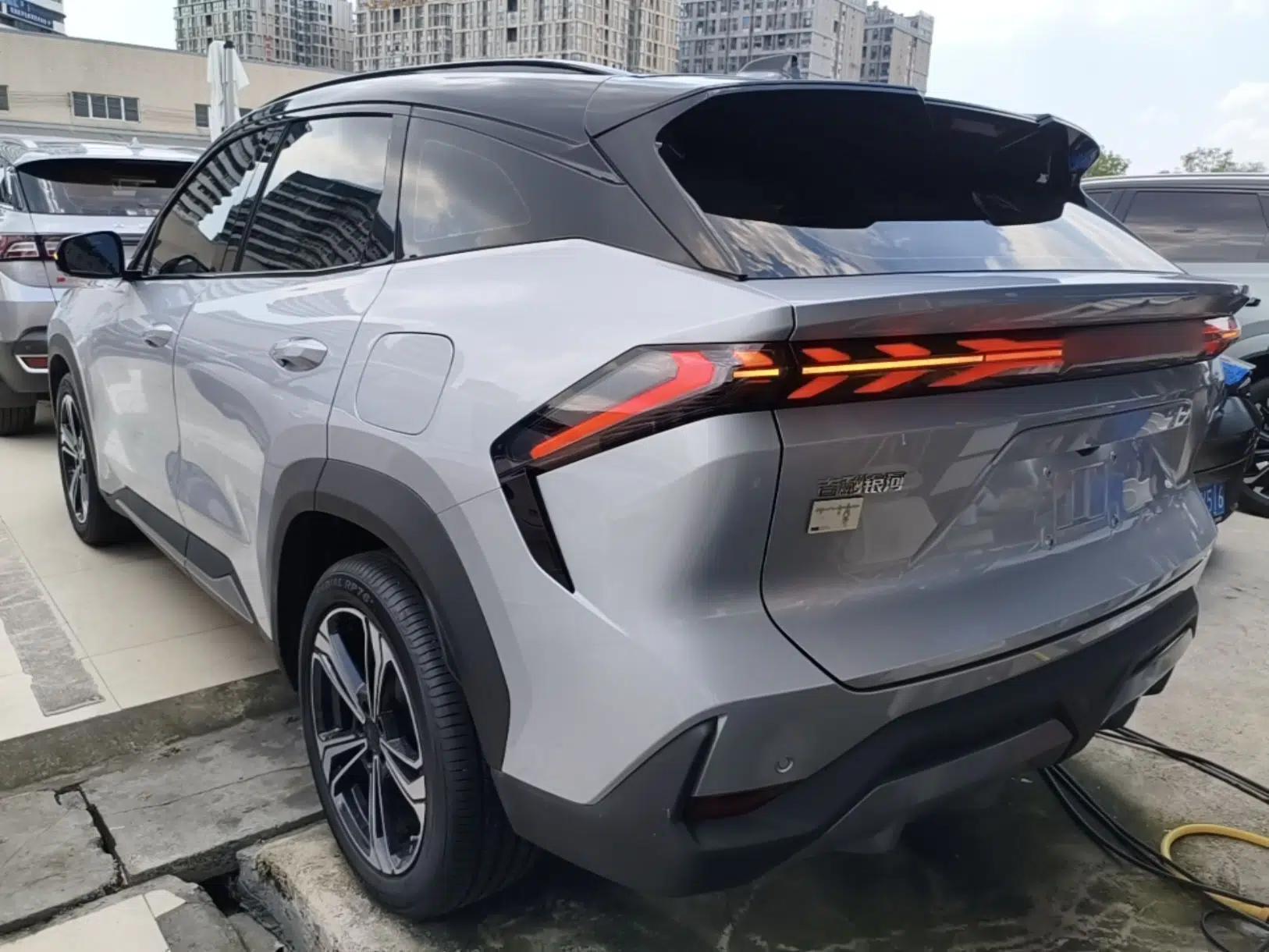 Geely Galaxy L7 2025 EM-i 115km Exploration+ Edition — миниатюра 4