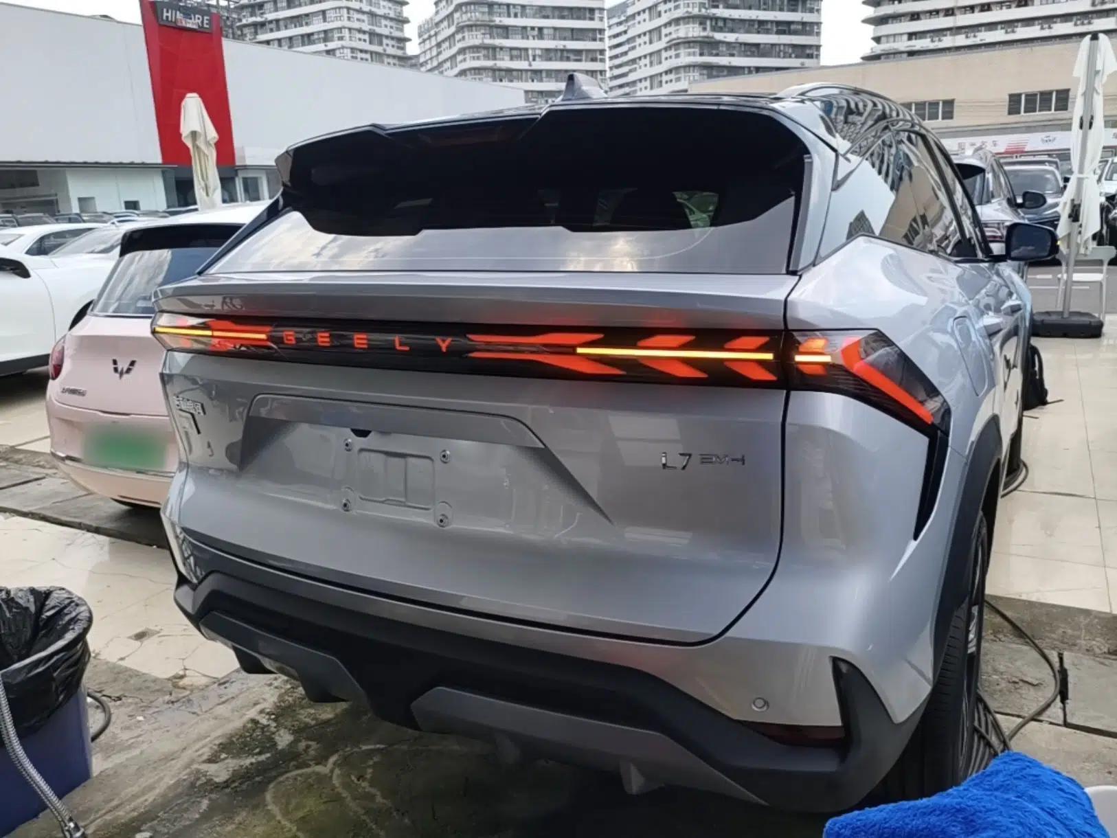 Geely Galaxy L7 2025 EM-i 115km Exploration+ Edition — миниатюра 5