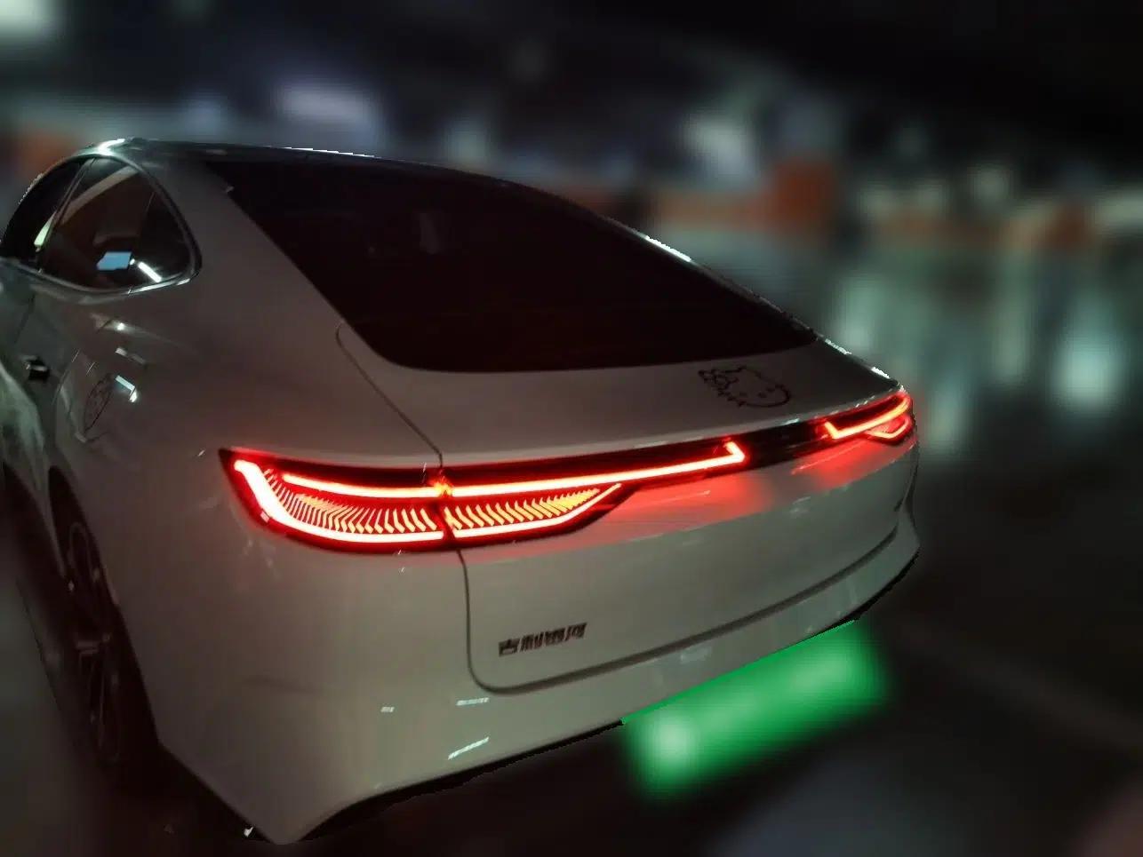 Geely Galaxy E8 2025 575 km Exploration Intelligent Driving Edition — миниатюра 4