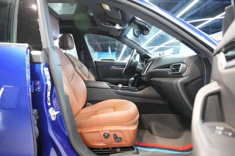 2018 Levante 3.0T Automatic AWD 5-seater — миниатюра 25