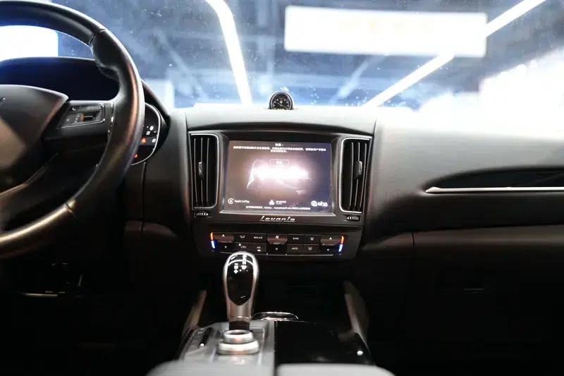 2018 Levante 3.0T Automatic AWD 5-seater — миниатюра 9