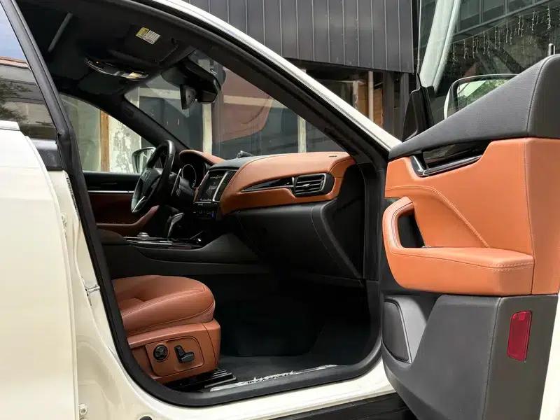 2019 Levante 3.0T 350Hp Standard Edition (China V Emission Standard) — миниатюра 17