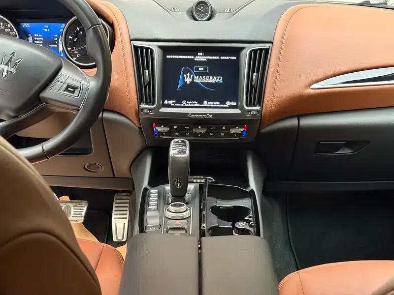 2019 Levante 3.0T 350Hp Standard Edition (China V Emission Standard) — миниатюра 10