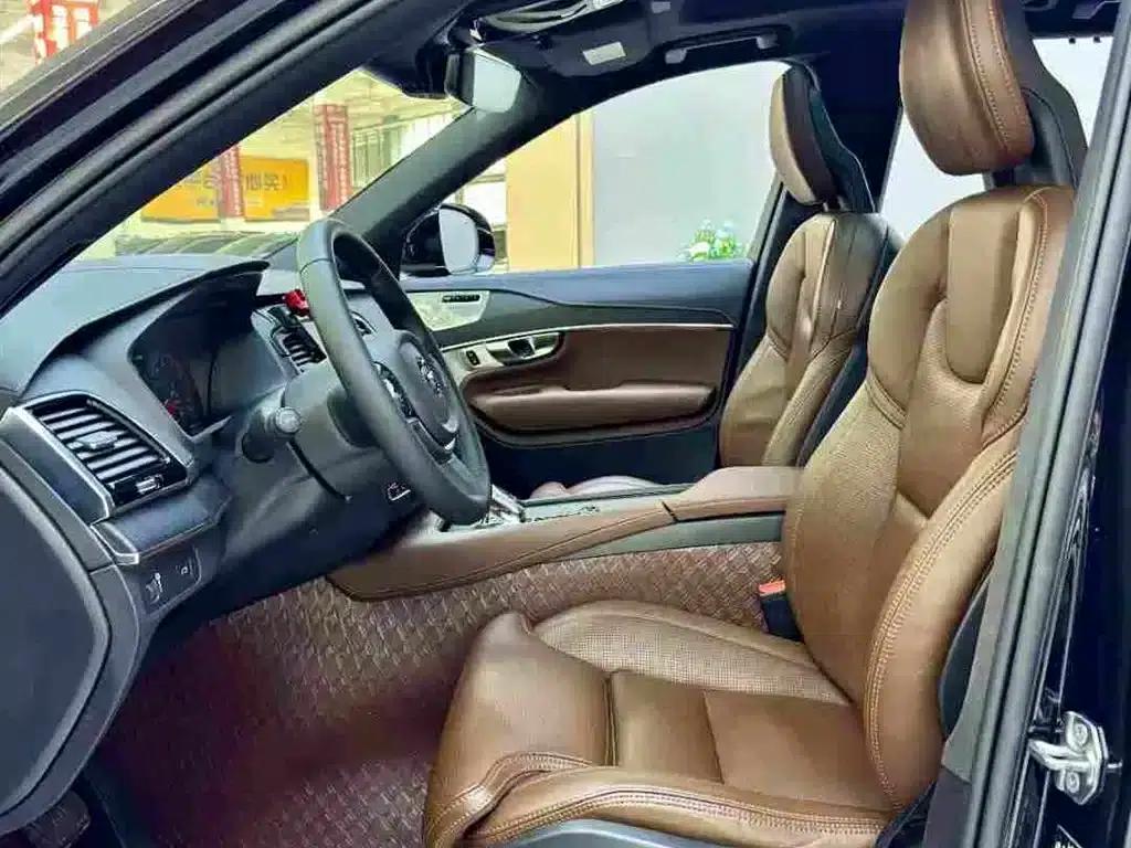 2021 Volvo XC90 B6 Inscription Luxury Edition 7-seater — миниатюра 4