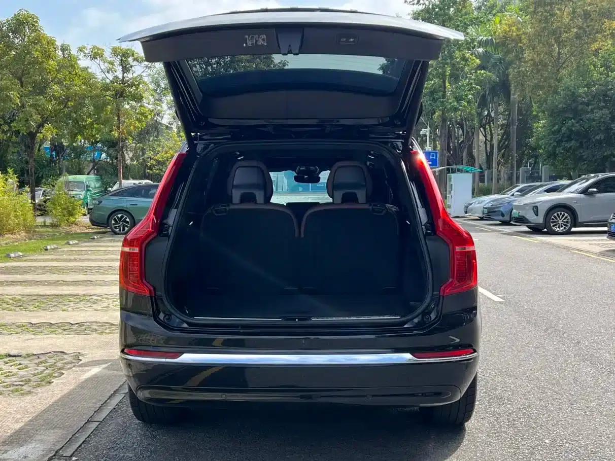 2023 Volvo XC90 B6 Inscription Luxury Edition 7-seater — миниатюра 13