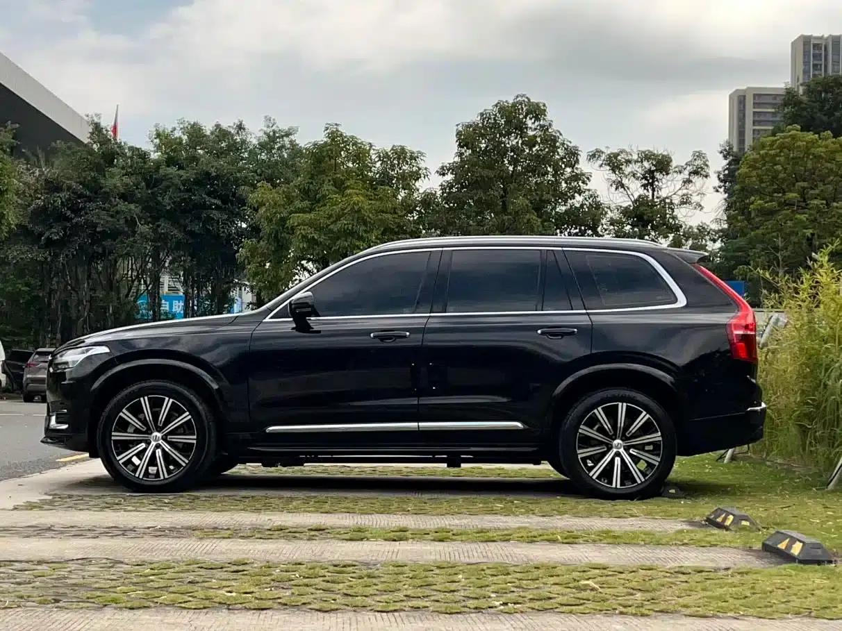 2023 Volvo XC90 B6 Inscription Luxury Edition 7-seater — миниатюра 4