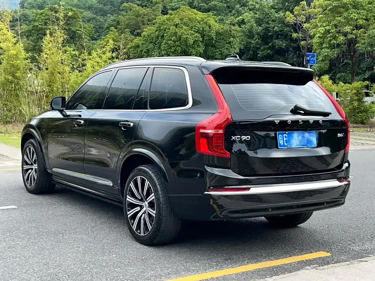 2023 Volvo XC90 B6 Inscription Luxury Edition 7-seater — миниатюра 5