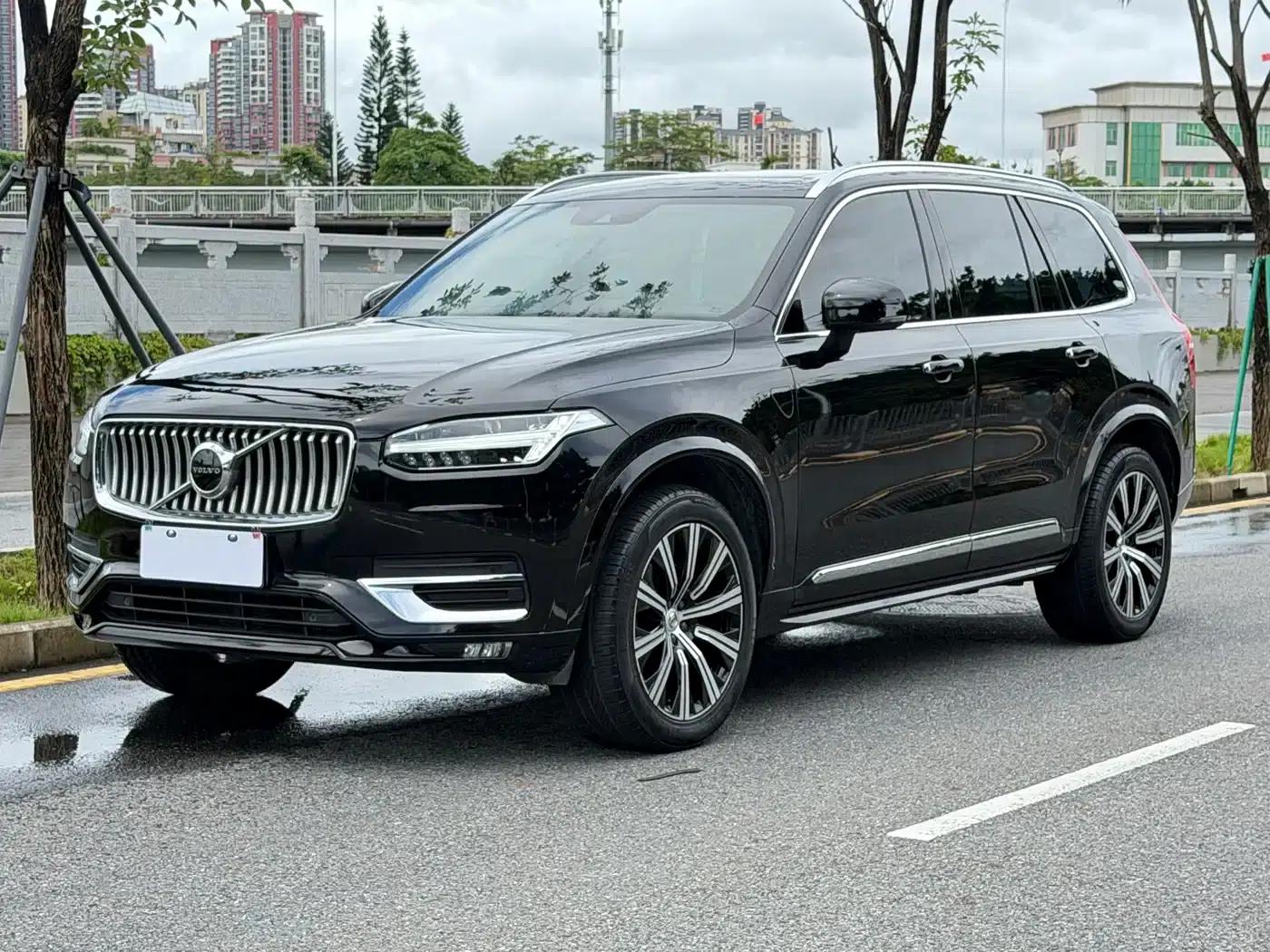2021 Volvo XC90 B5 Smart Luxury Edition 7-seater — миниатюра 1