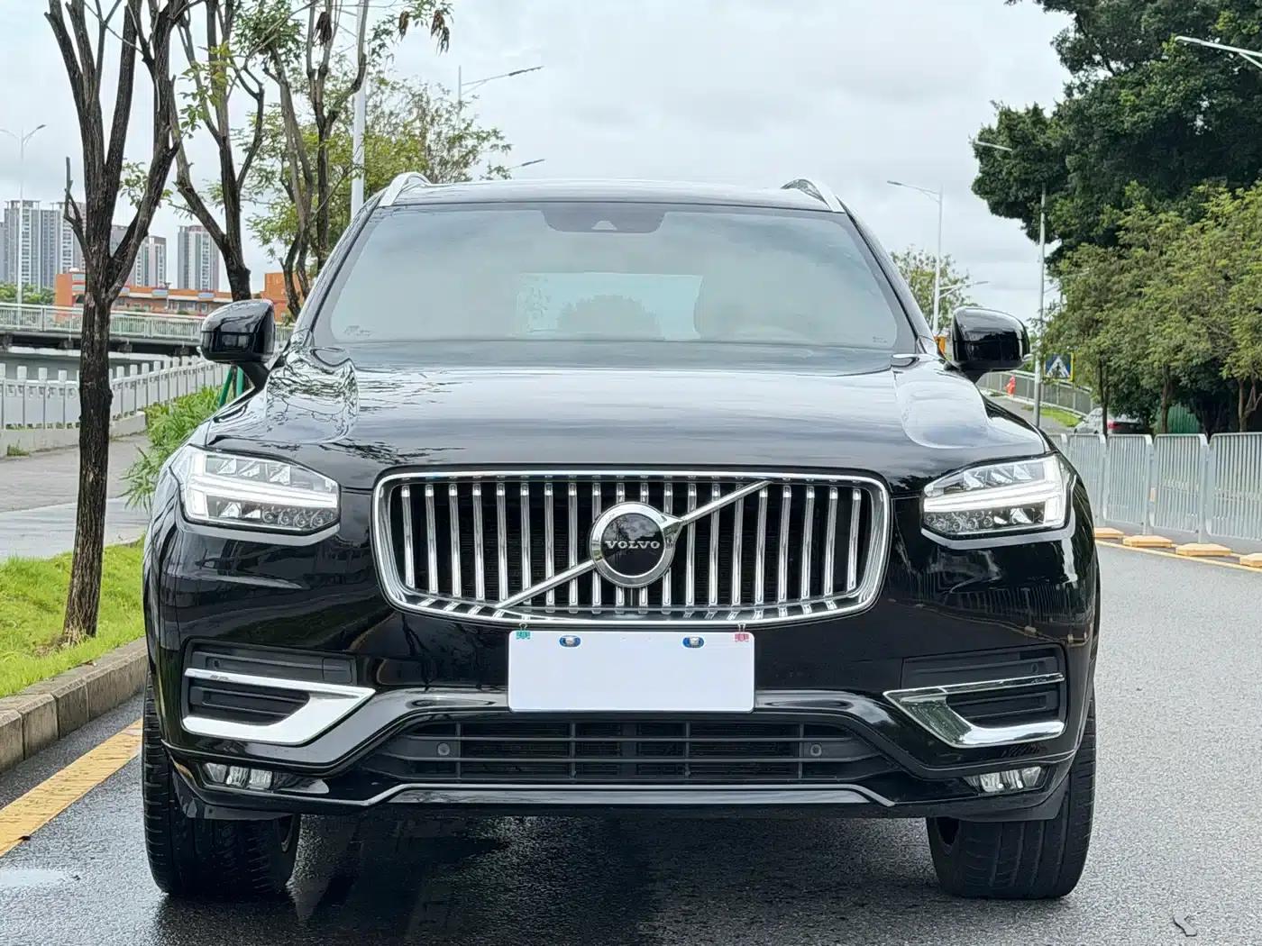 2021 Volvo XC90 B5 Smart Luxury Edition 7-seater — миниатюра 2