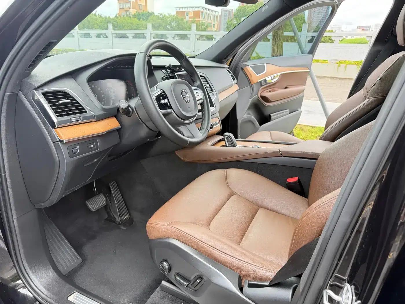 2021 Volvo XC90 B5 Smart Luxury Edition 7-seater — миниатюра 6