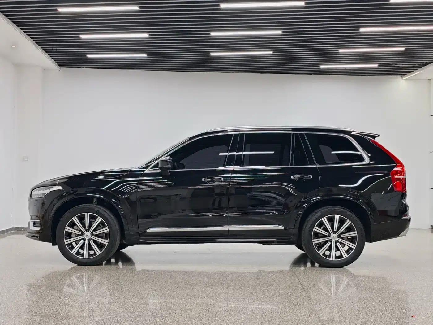 2021 Volvo XC90 B6 Inscription Luxury Edition 7-seater — миниатюра 2