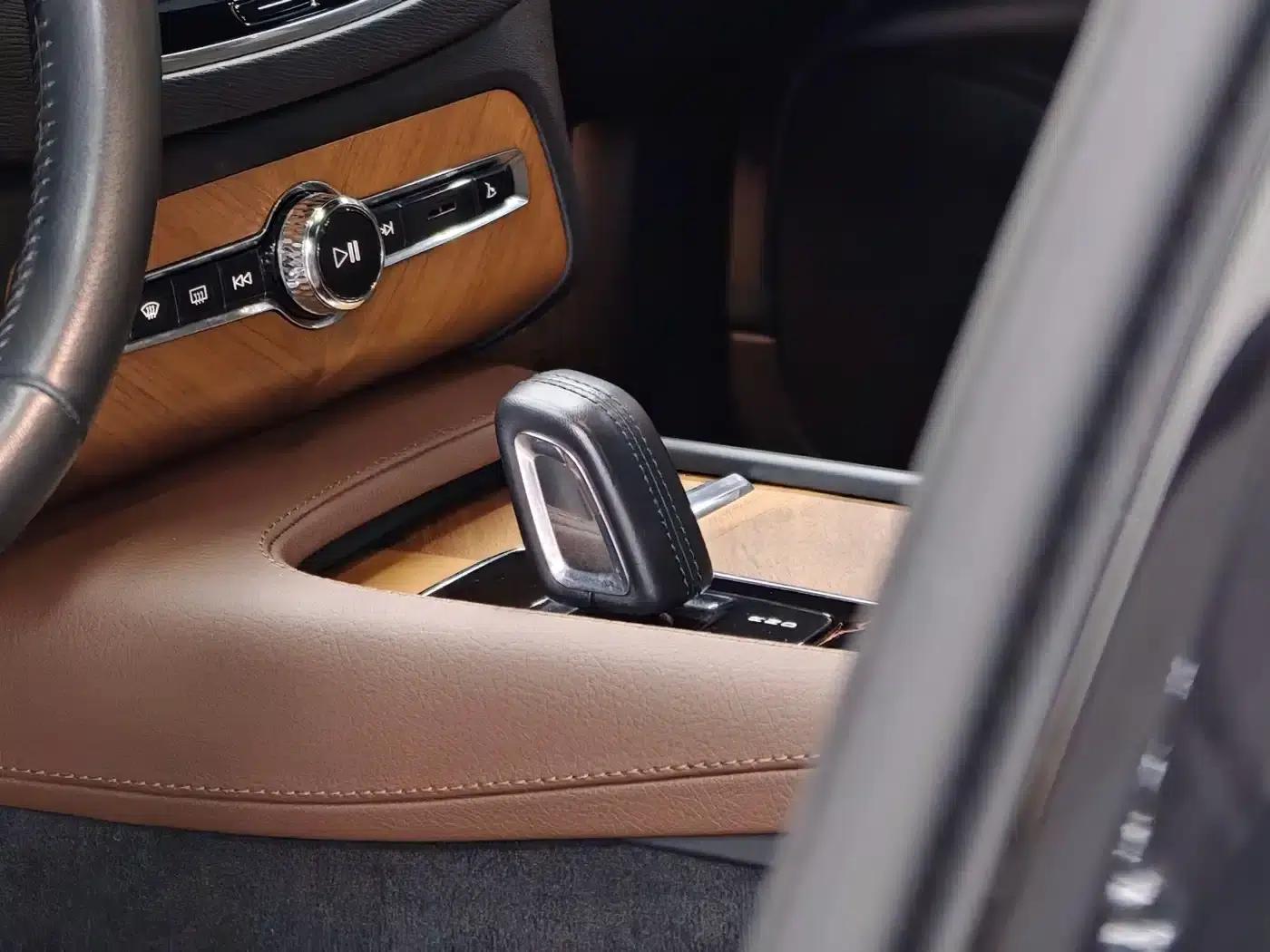 2021 Volvo XC90 B6 Inscription Luxury Edition 7-seater — миниатюра 11