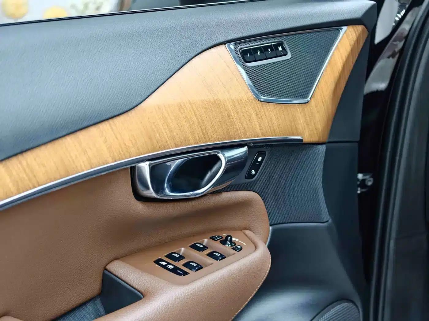 2021 Volvo XC90 B6 Inscription Luxury Edition 7-seater — миниатюра 12