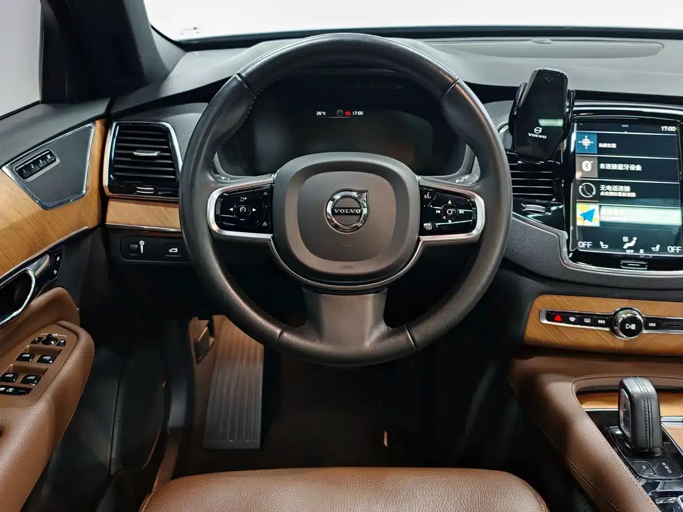 2021 Volvo XC90 B6 Inscription Luxury Edition 7-seater — миниатюра 4