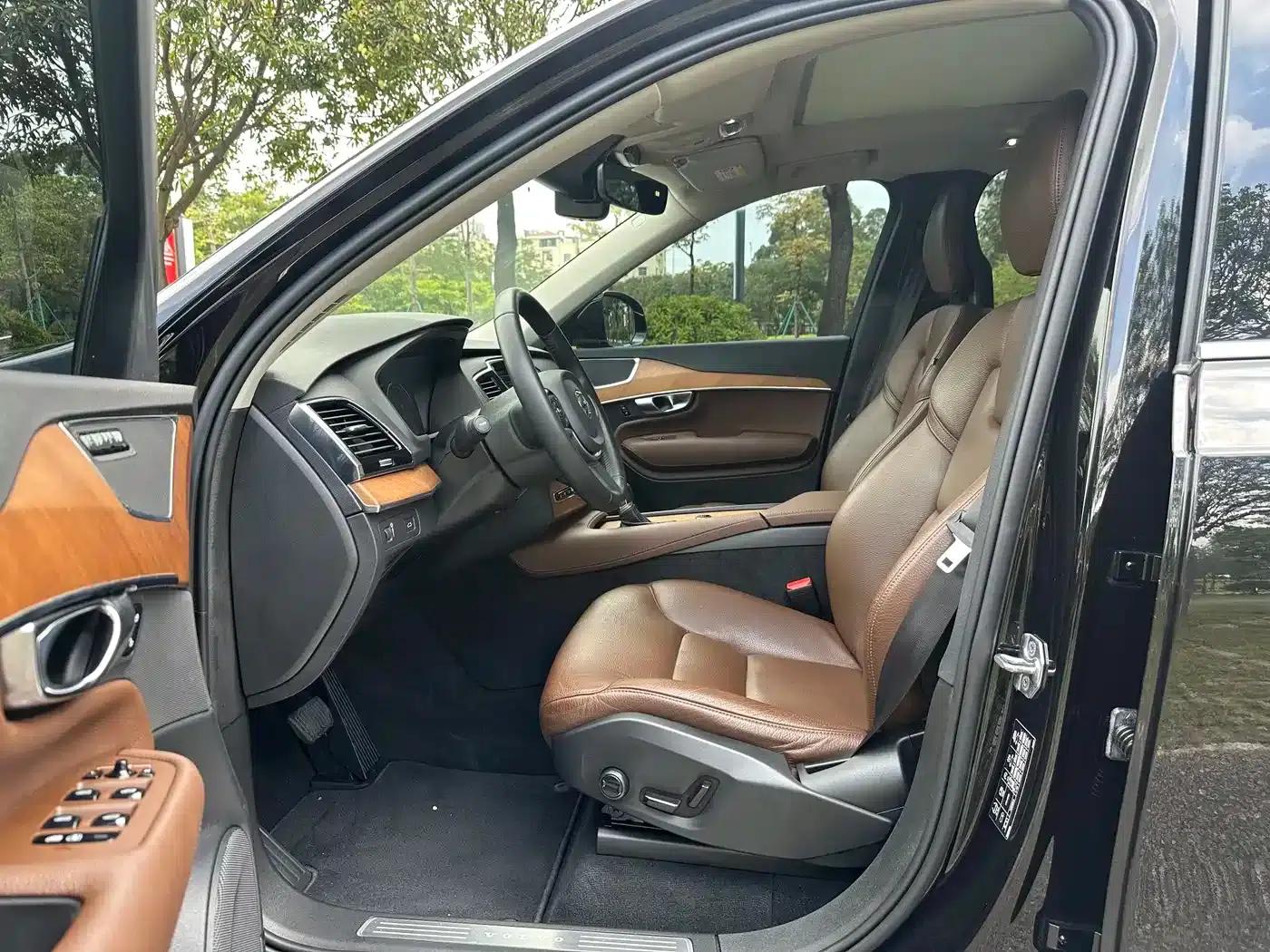 2020 Volvo XC90 Facelift T6 Inscription Luxury Edition 7-Seater — миниатюра 4