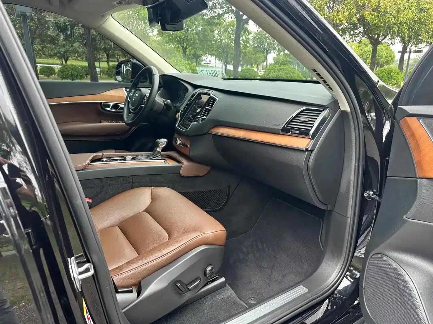 2020 Volvo XC90 Facelift T6 Inscription Luxury Edition 7-Seater — миниатюра 8