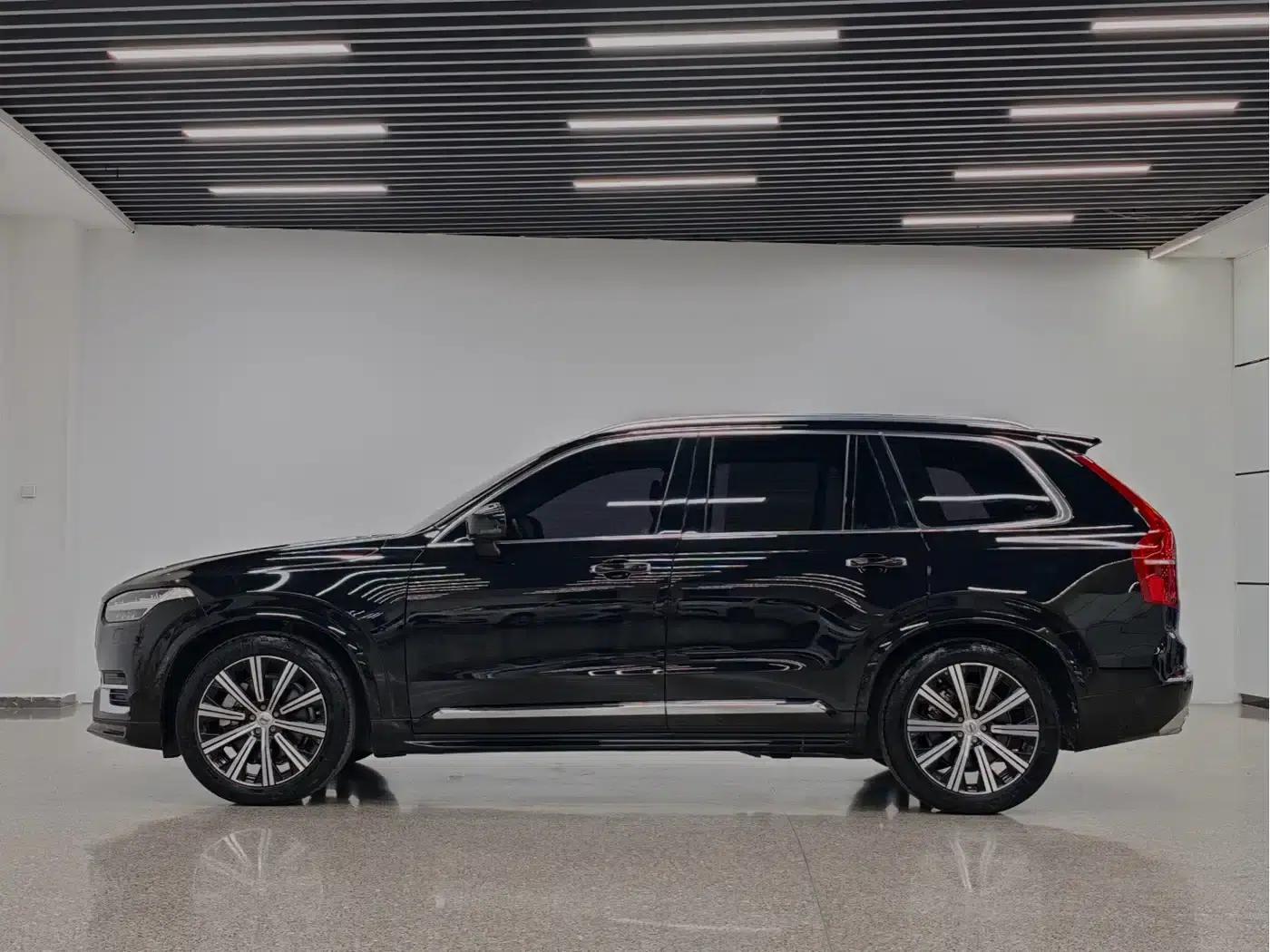 2021 Volvo XC90 B6 Inscription Luxury Edition 7-seater — миниатюра 2