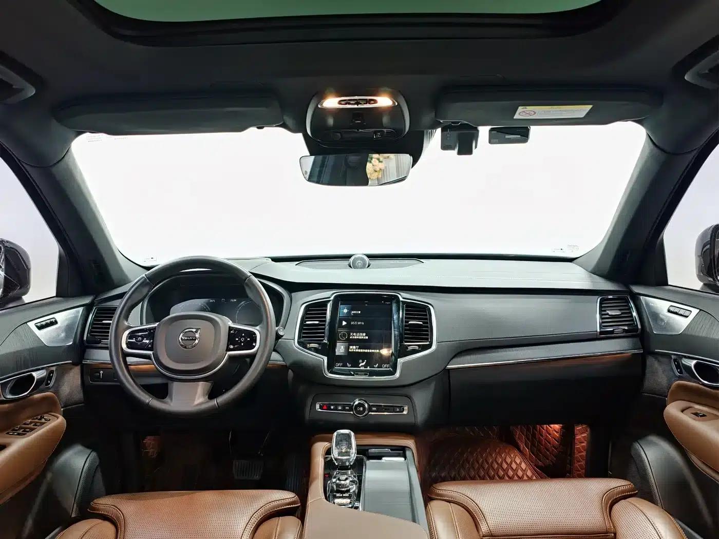 2021 Volvo XC90 B6 Inscription Luxury Edition 7-seater — миниатюра 4