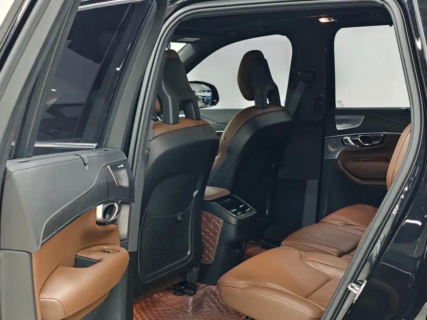 2021 Volvo XC90 B6 Inscription Luxury Edition 7-seater — миниатюра 6