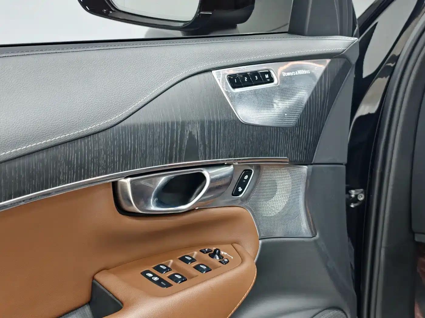 2021 Volvo XC90 B6 Inscription Luxury Edition 7-seater — миниатюра 8