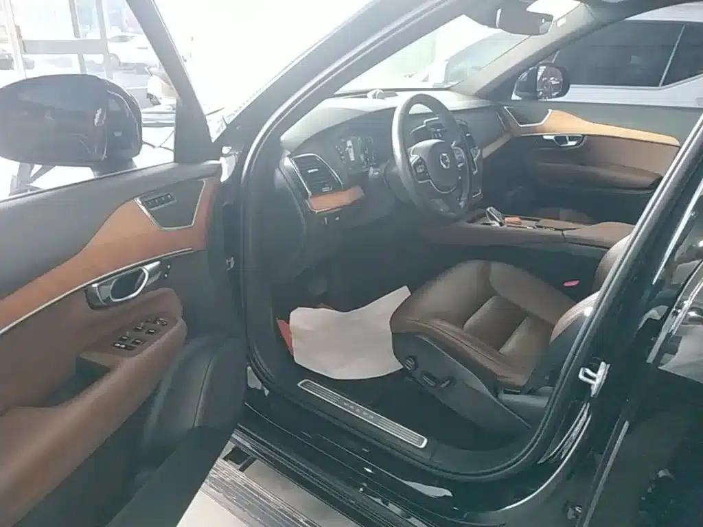 2021 Volvo XC90 B6 Inscription Luxury Edition 7-seater — миниатюра 16