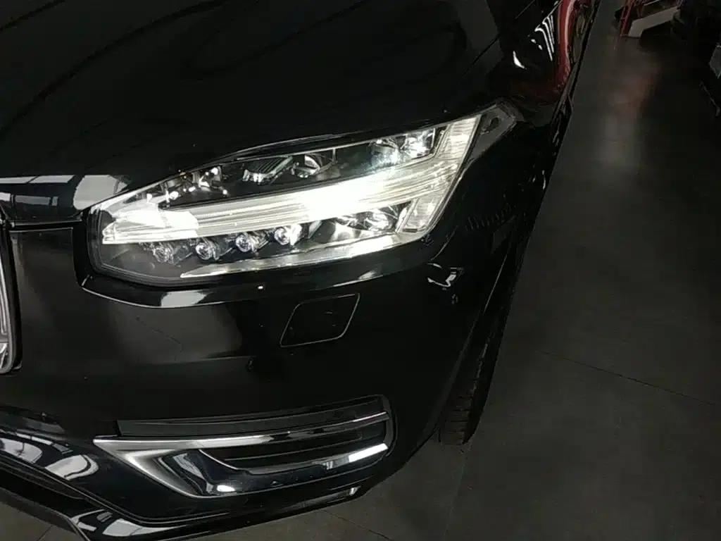 2021 Volvo XC90 B6 Inscription Luxury Edition 7-seater — миниатюра 24