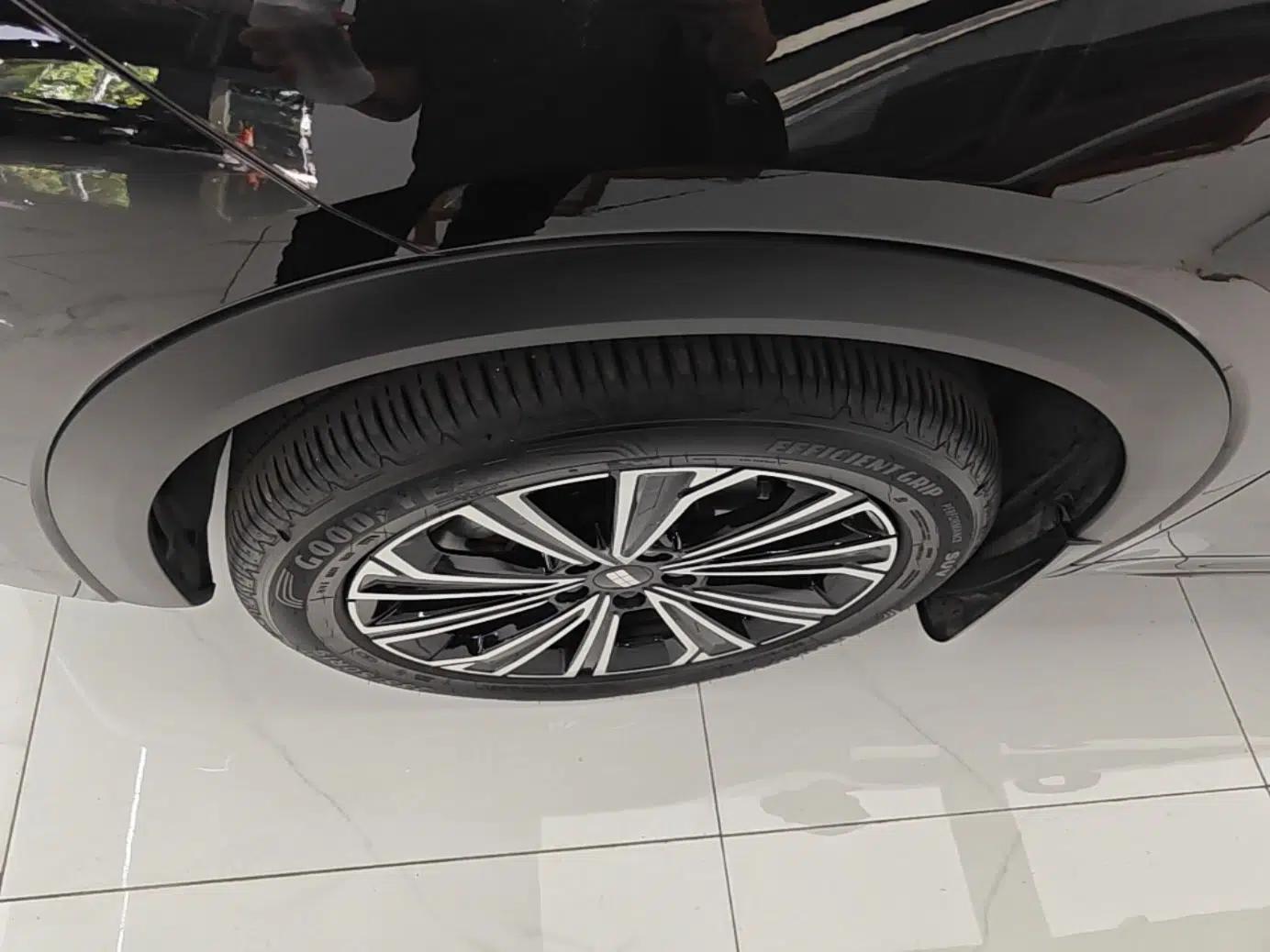 Geely Galaxy Xingjian 7 EM-i 2025 120km Navigator Edition — миниатюра 10