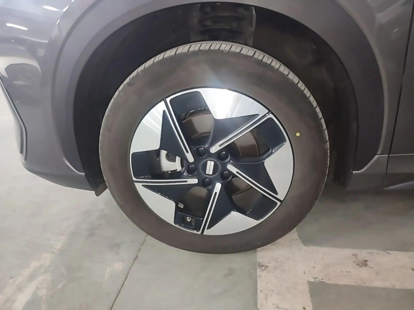 Geely Galaxy E5 2024 440km Launch Edition — миниатюра 10