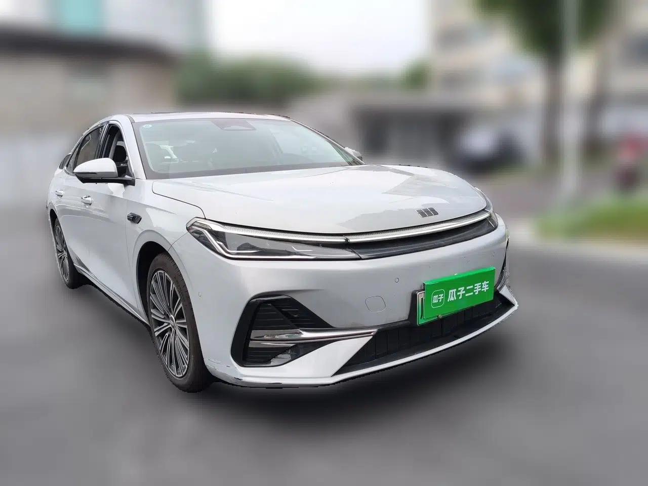 Geely Galaxy A7 2025 Model EM-i 150km Starship Edition — миниатюра 2