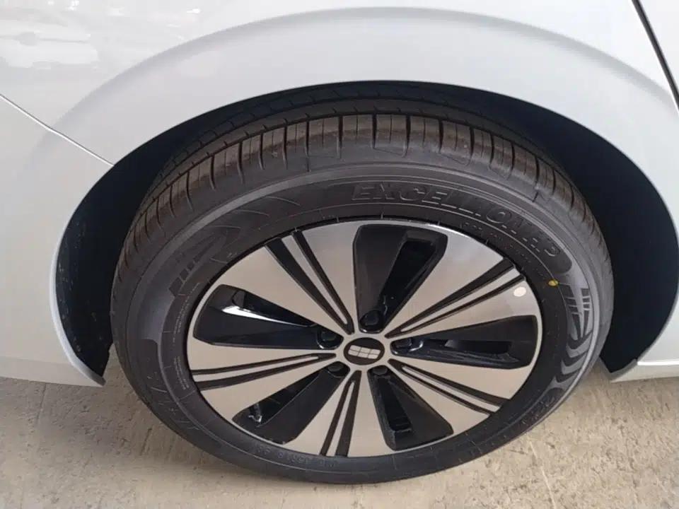 Geely Galaxy A7 2025 Model EM-i 150km Long-Distance Edition — миниатюра 11