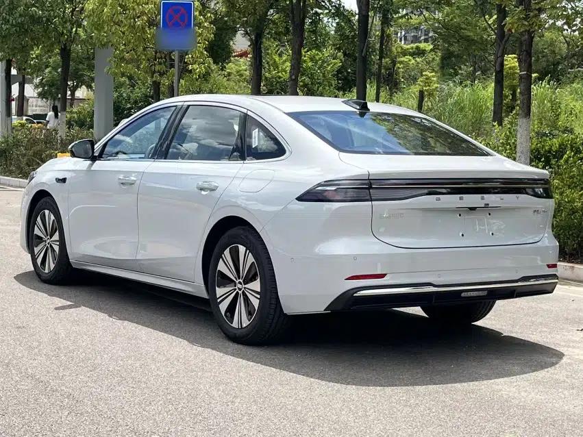 Geely Galaxy A7 2025 Model EM-i 150km Long-Distance Edition — миниатюра 15